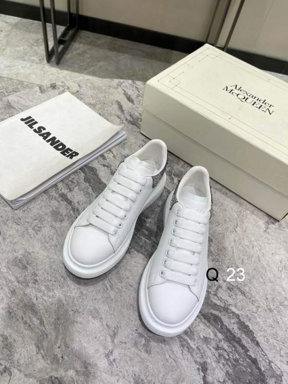 Picture of Alexander McQueen Shoes _SKUAlexanderMcQueensz35-45HY0304363